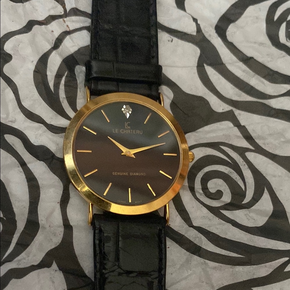 Le Chateau Gold and Black Timepiece - Picture 5 of 5
